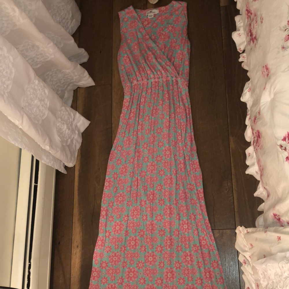 Vineyard vines size small long maxi dress